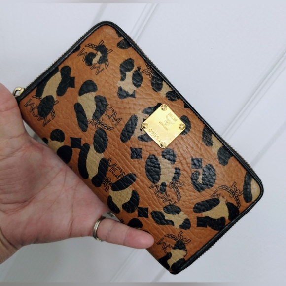 MCM Wallet Limited Edition - Picture 3 of 12